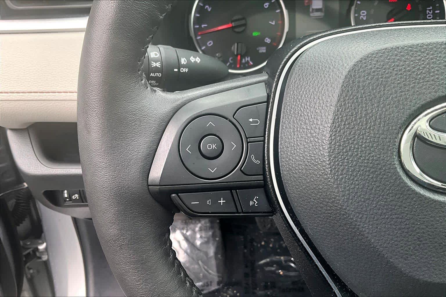 Used 2021 Toyota RAV4 XLE Premium AWD/4WD image 24