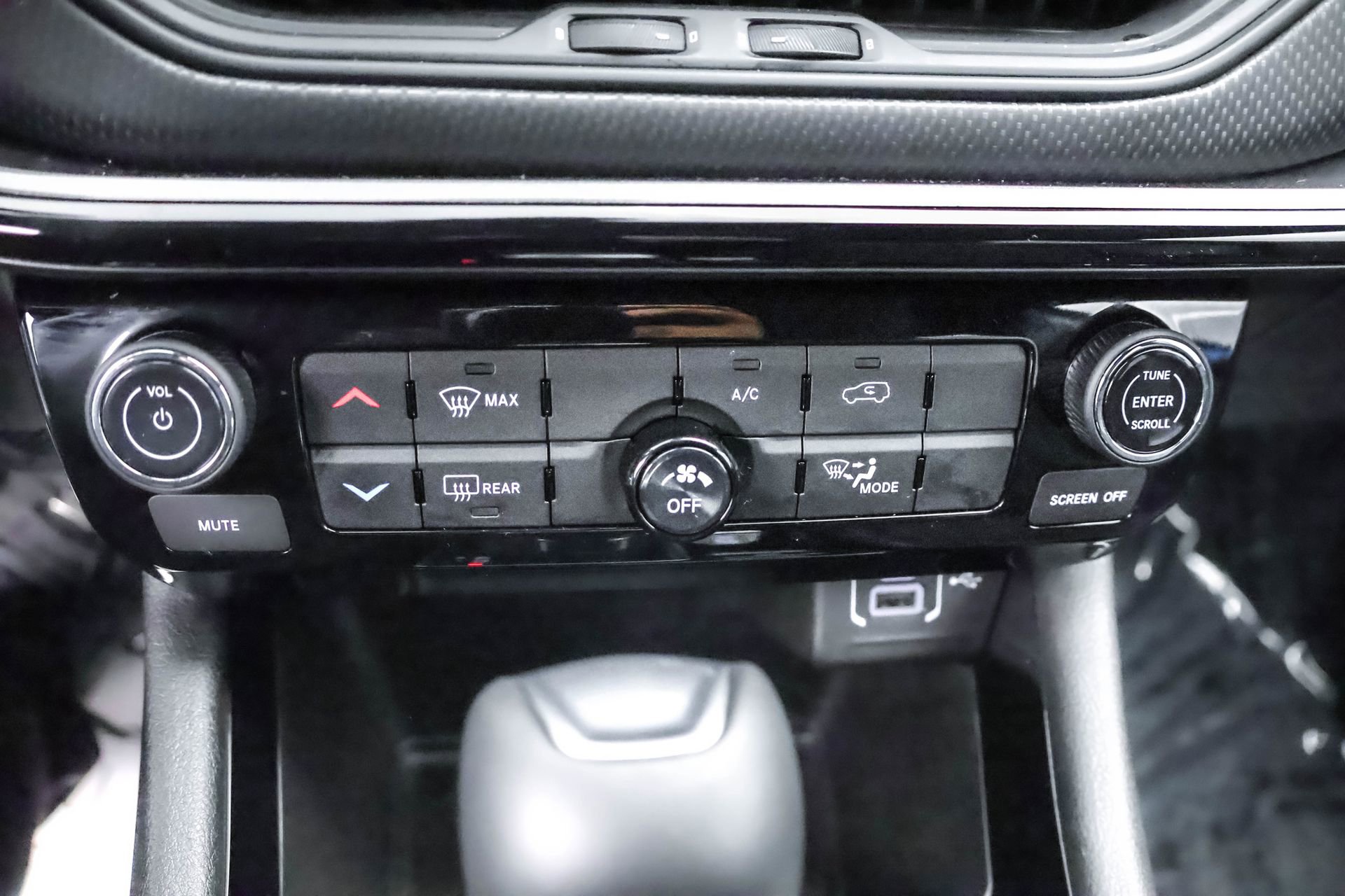 Used 2025 Jeep Compass Latitude w/ Altitude Special Edition image 21