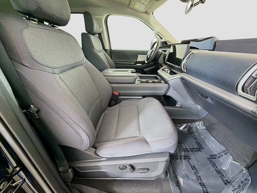 Used 2025 Ford Expedition Active AWD/4WD image 22