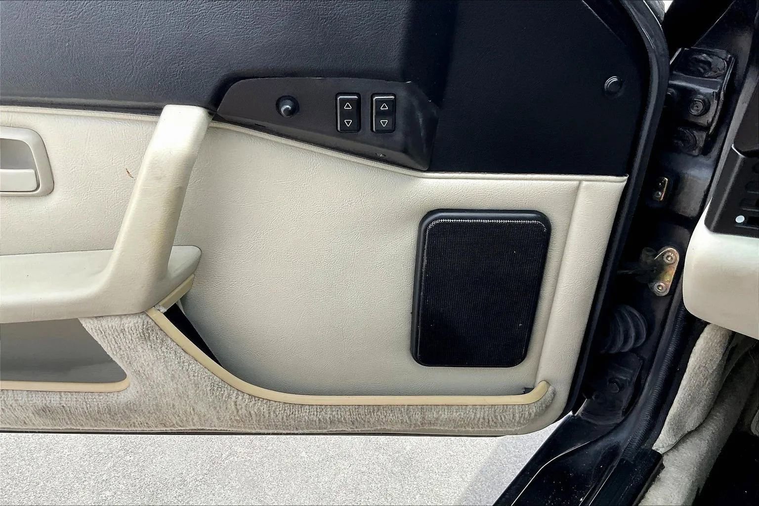 Used 1989 Porsche 944 S2 image 13