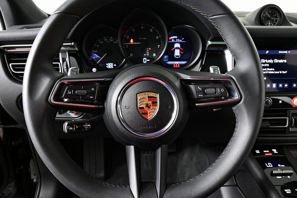 Used 2025 Porsche Macan image 9