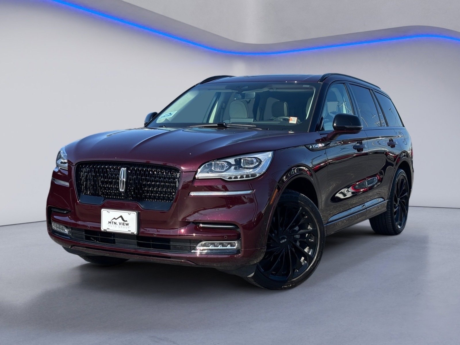 Used 2023 Lincoln Aviator Black Label w/ Jet Package image 2