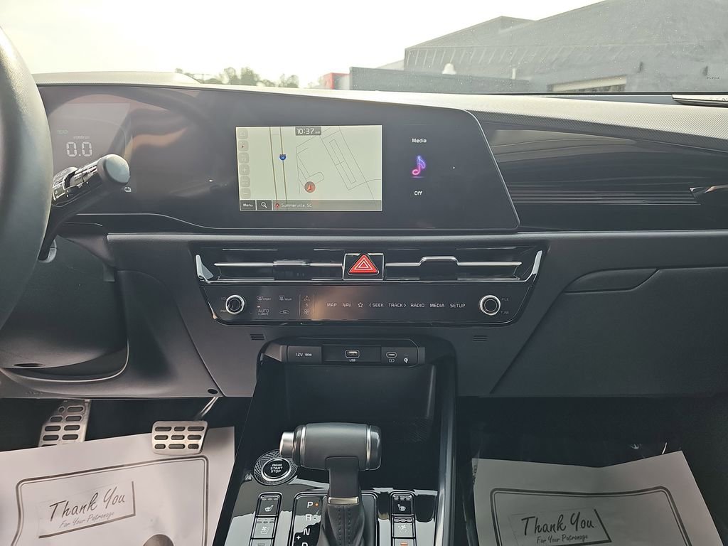 Used 2023 Kia Niro SX Touring image 24