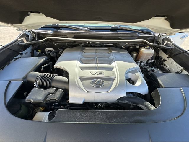 Used 2019 Lexus LX 570 4WD w/ Luxury Package image 39