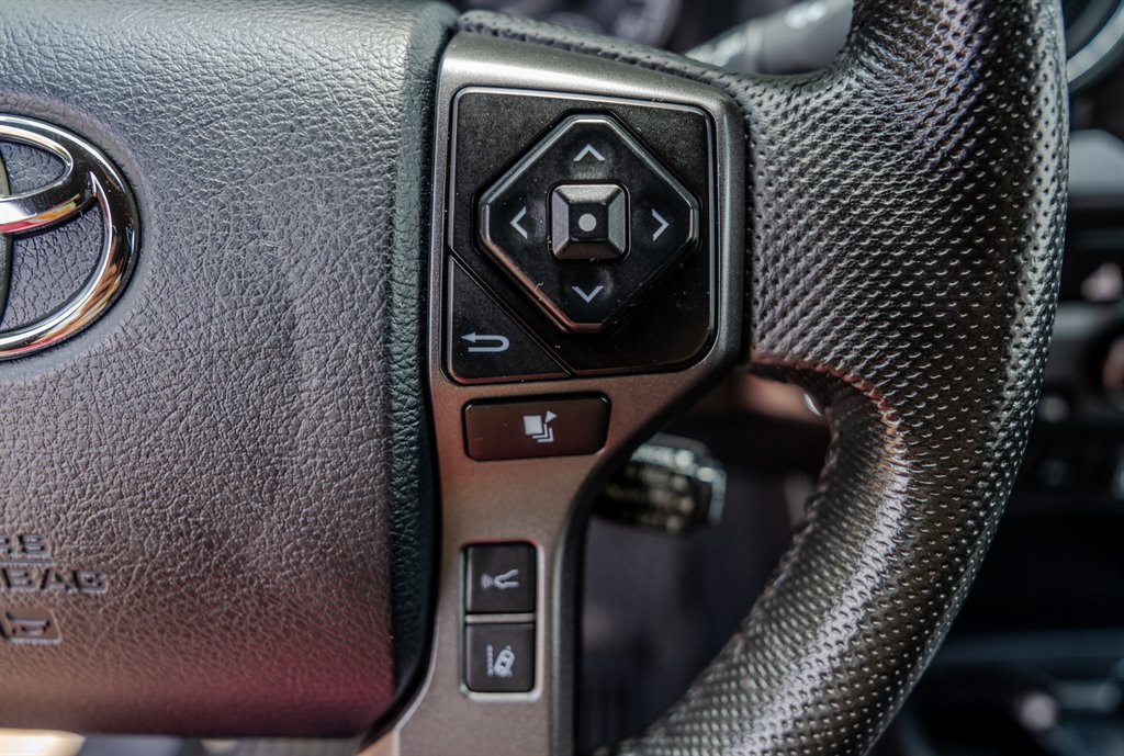 Used 2023 Toyota Tacoma TRD Off-Road w/ Technology Package AWD/4WD image 17