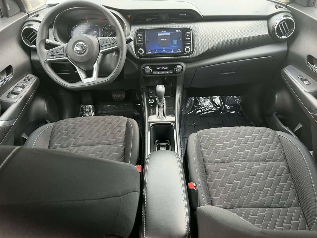 Used 2021 Nissan Kicks SV FWD image 15