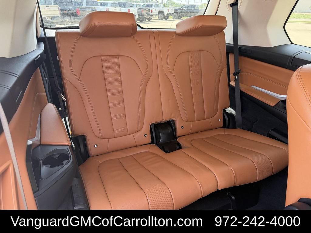 Used 2022 BMW X7 xDrive40i w/ Premium Package AWD/4WD image 38
