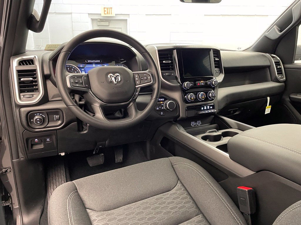 New 2026 RAM 1500 Express AWD/4WD image 12