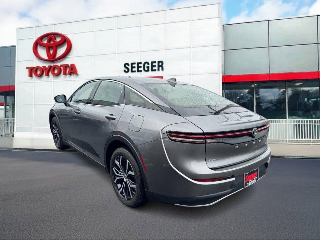 Used 2023 Toyota Crown AWD/4WD image 6