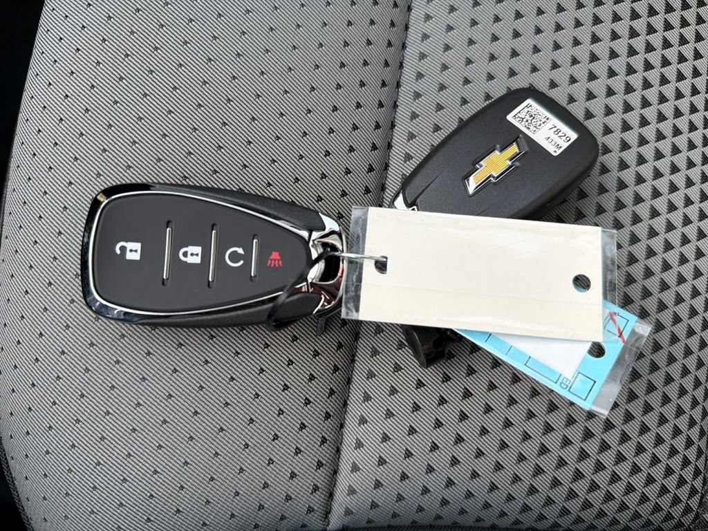 New 2025 Chevrolet Trax LT w/ LT Convenience Package image 25