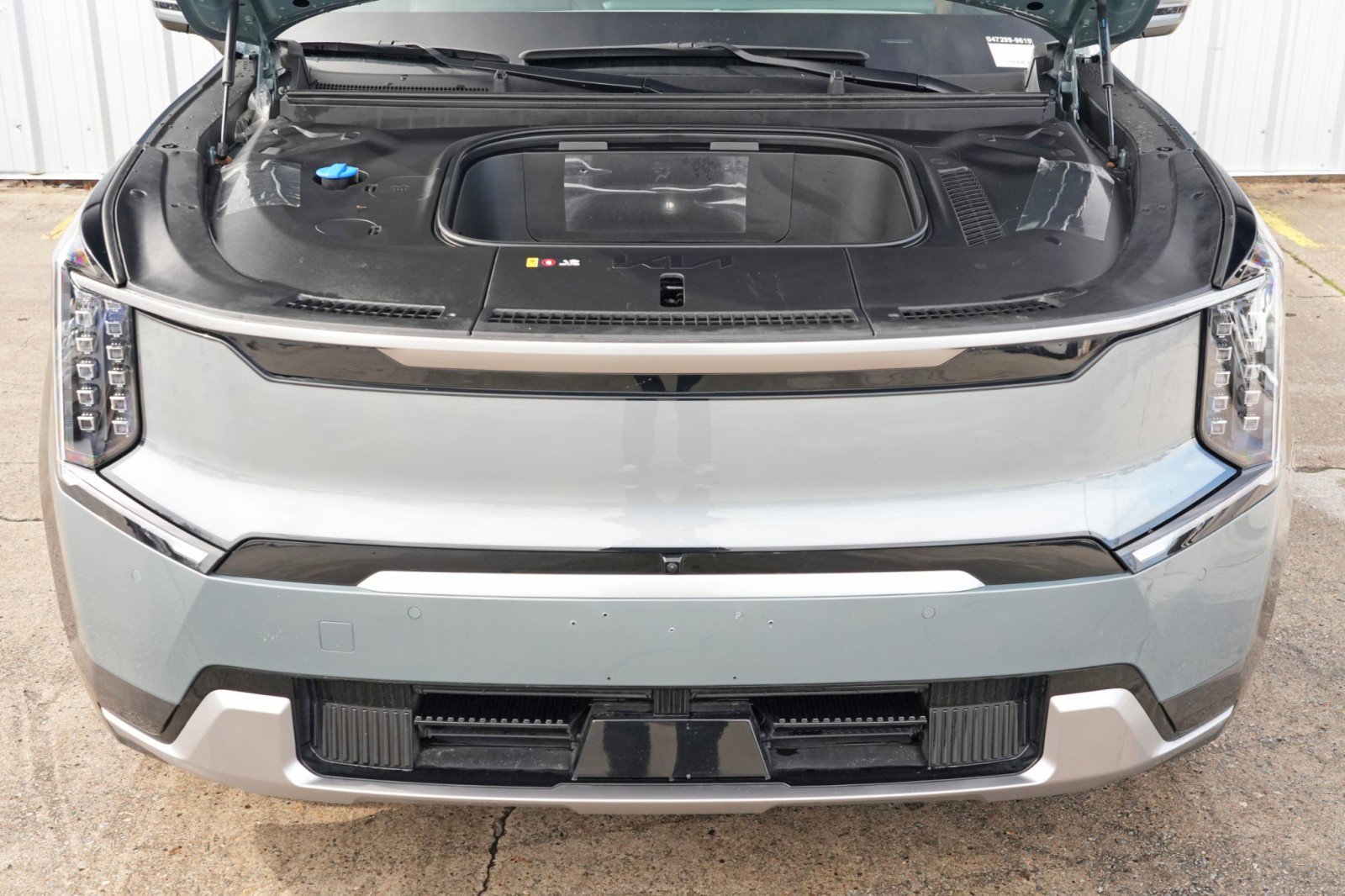 Used 2024 Kia EV9 Land image 8