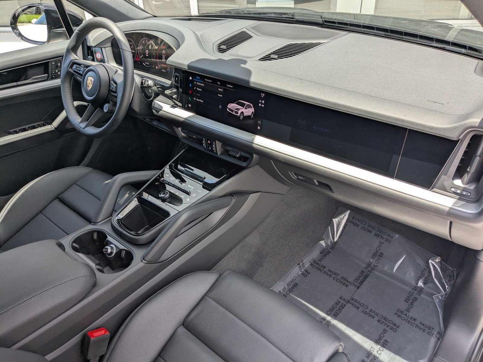 New 2025 Porsche Cayenne image 27