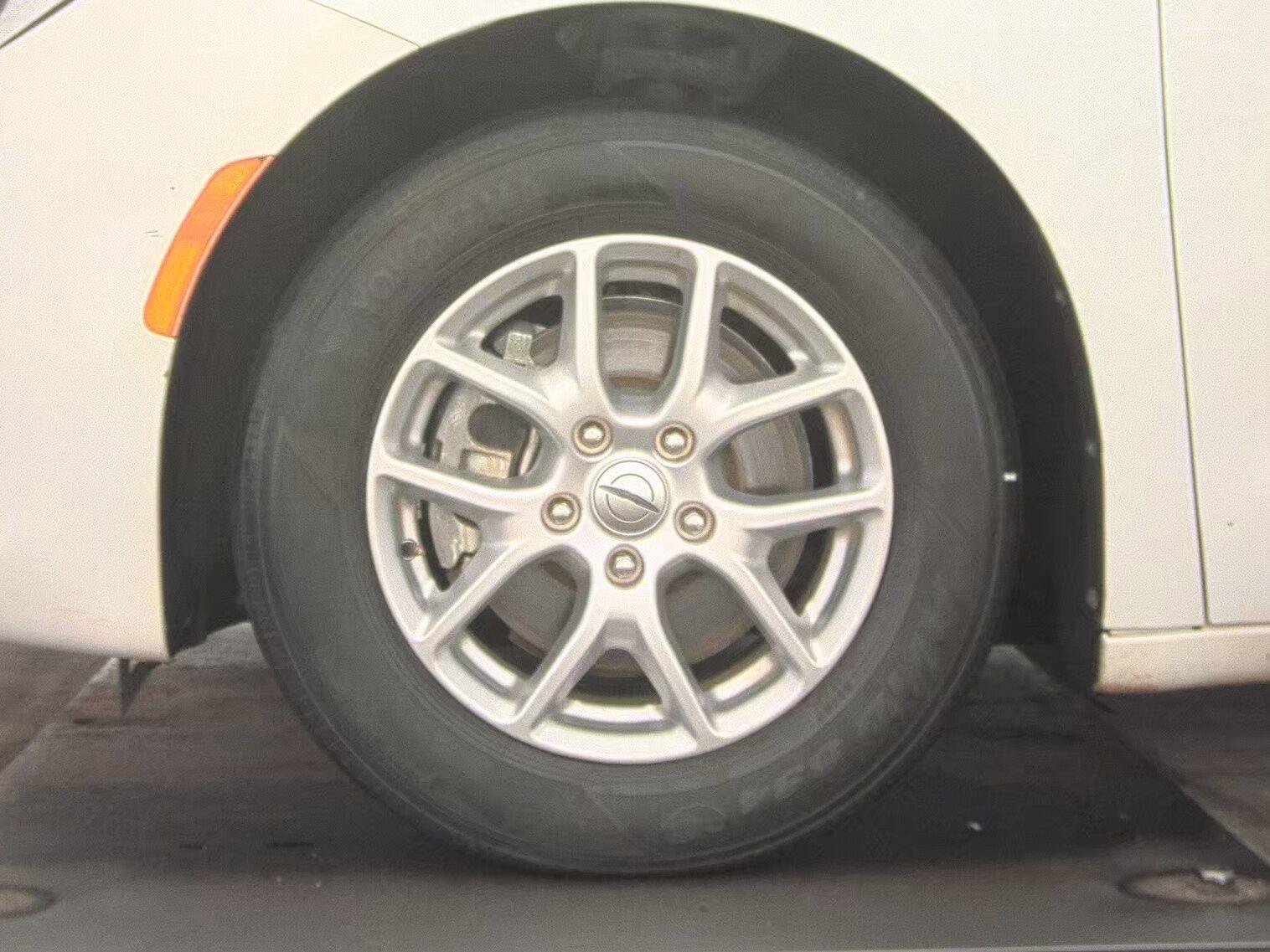 Used 2023 Chrysler Voyager LX FWD image 10