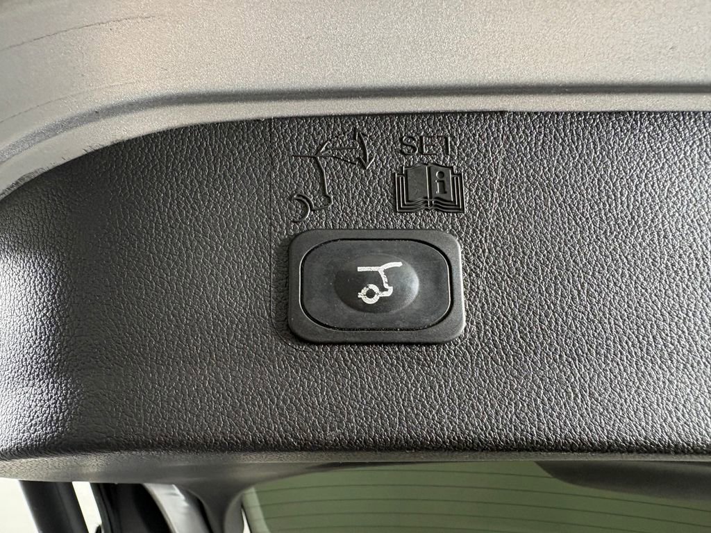 Used 2015 Ford Escape Titanium w/ Equipment Group 301A AWD/4WD image 29