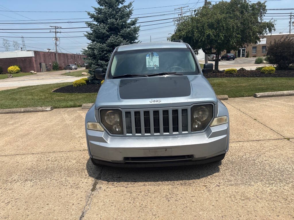 Used 2012 Jeep Liberty Arctic AWD/4WD image 2