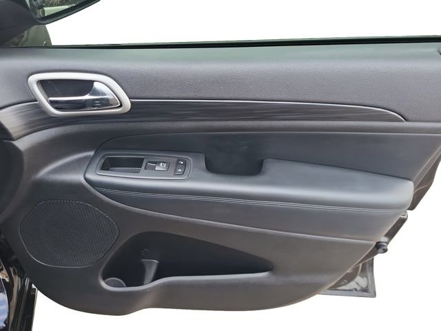 Used 2020 Jeep Grand Cherokee Altitude image 26