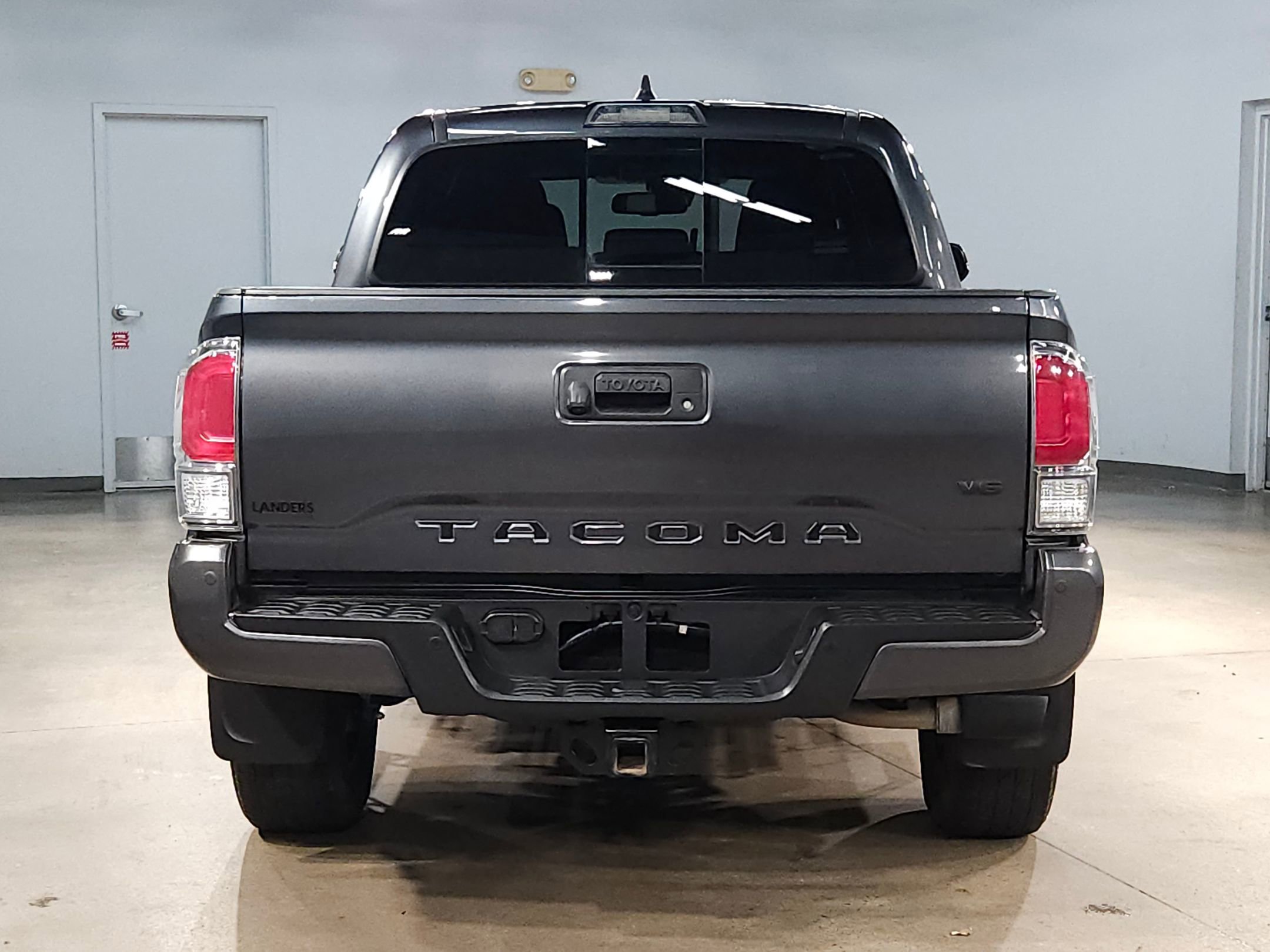 Used 2022 Toyota Tacoma TRD Sport image 6