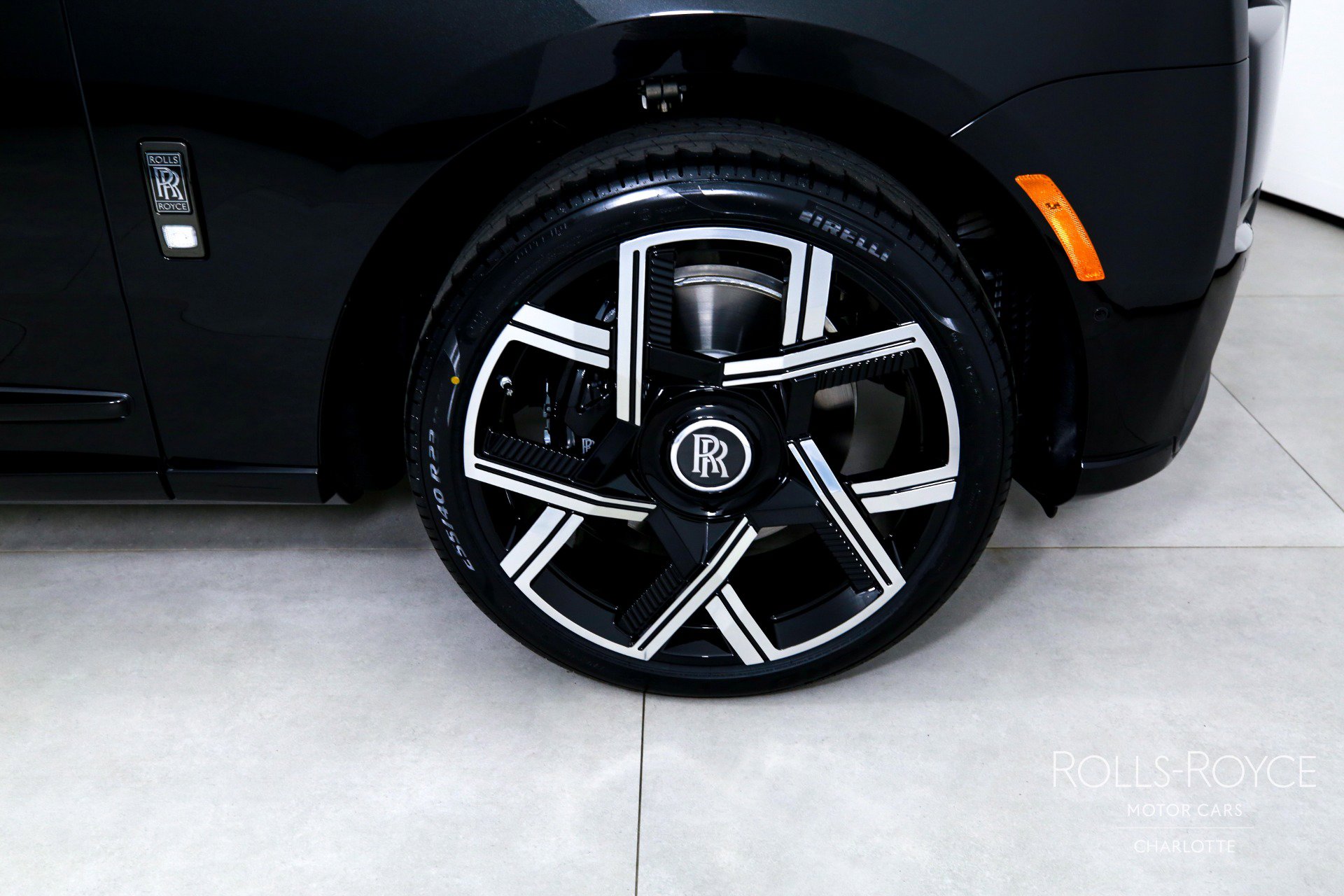 New 2026 Rolls-Royce Cullinan Black Badge image 42