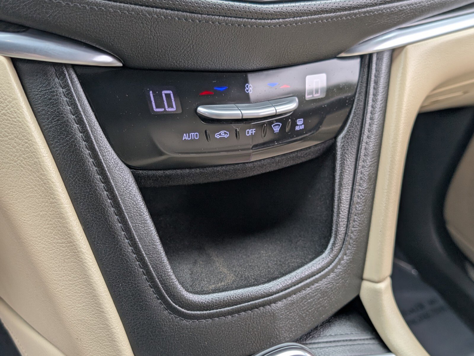 Used 2018 Cadillac XT5 FWD w/ LPO, Wheel Lock Package image 29