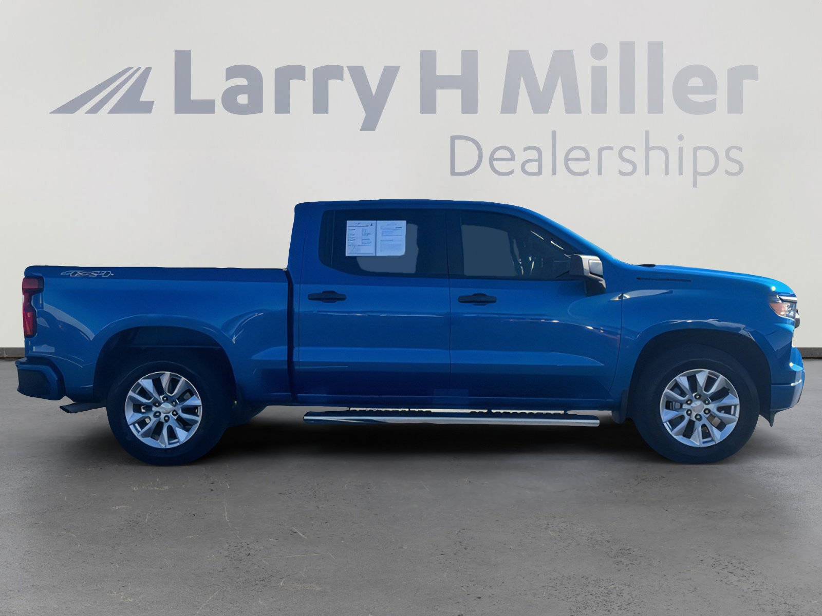 Used 2022 Chevrolet Silverado 1500 Custom w/ LPO, Dark Essentials Package image 6