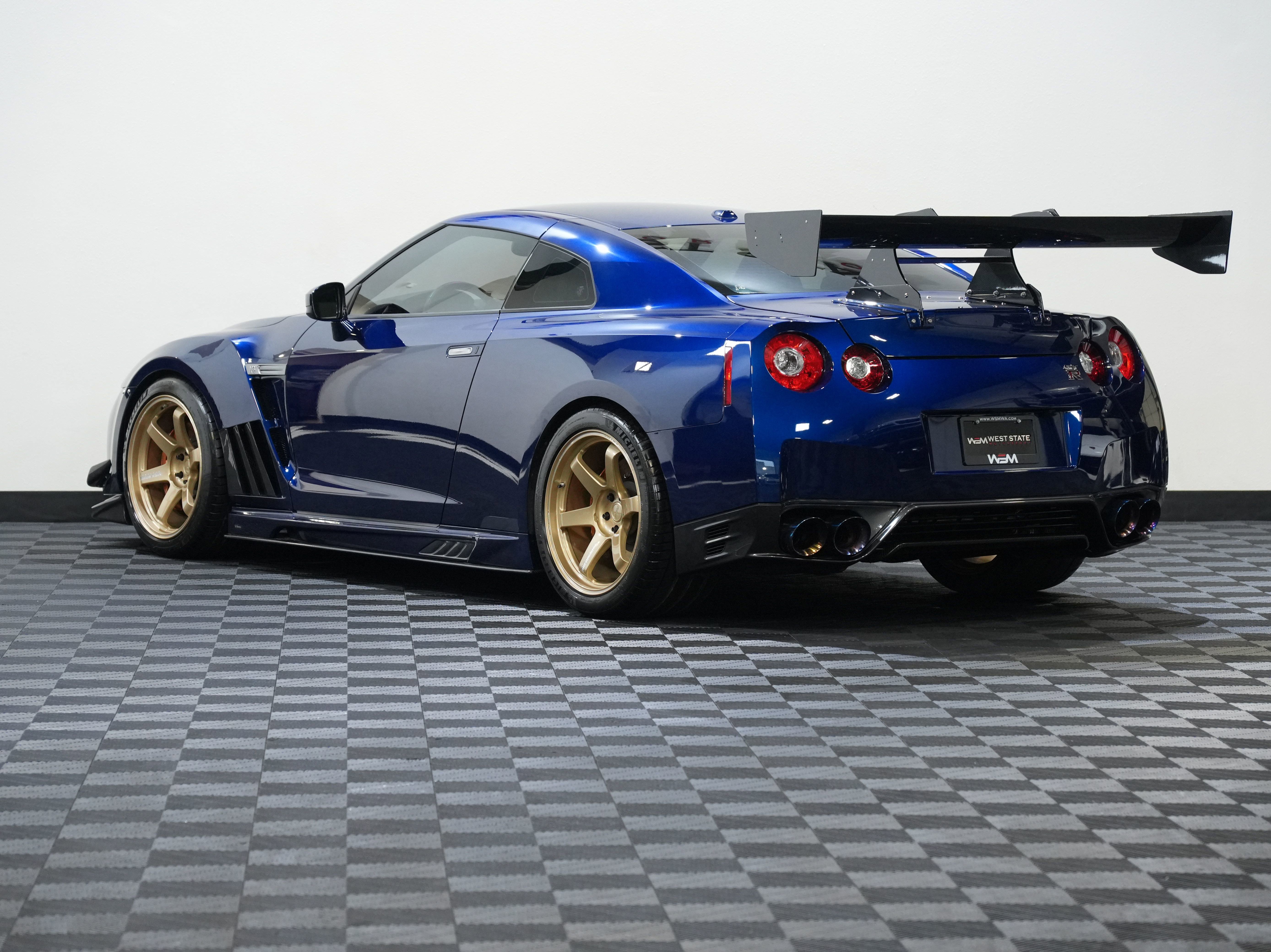 Used 2014 Nissan GT-R Premium AWD/4WD image 8