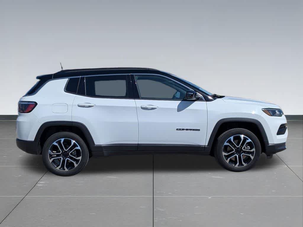Used 2024 Jeep Compass Limited AWD/4WD image 10