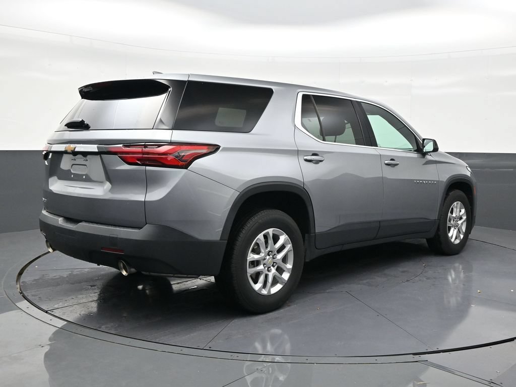 Used 2023 Chevrolet Traverse LS FWD image 5