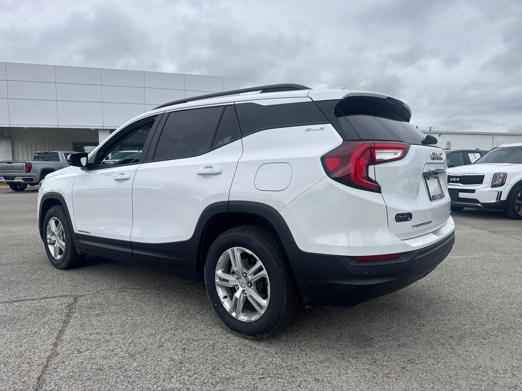 Used 2023 GMC Terrain SLE w/ Driver Convenience Package AWD/4WD image 4