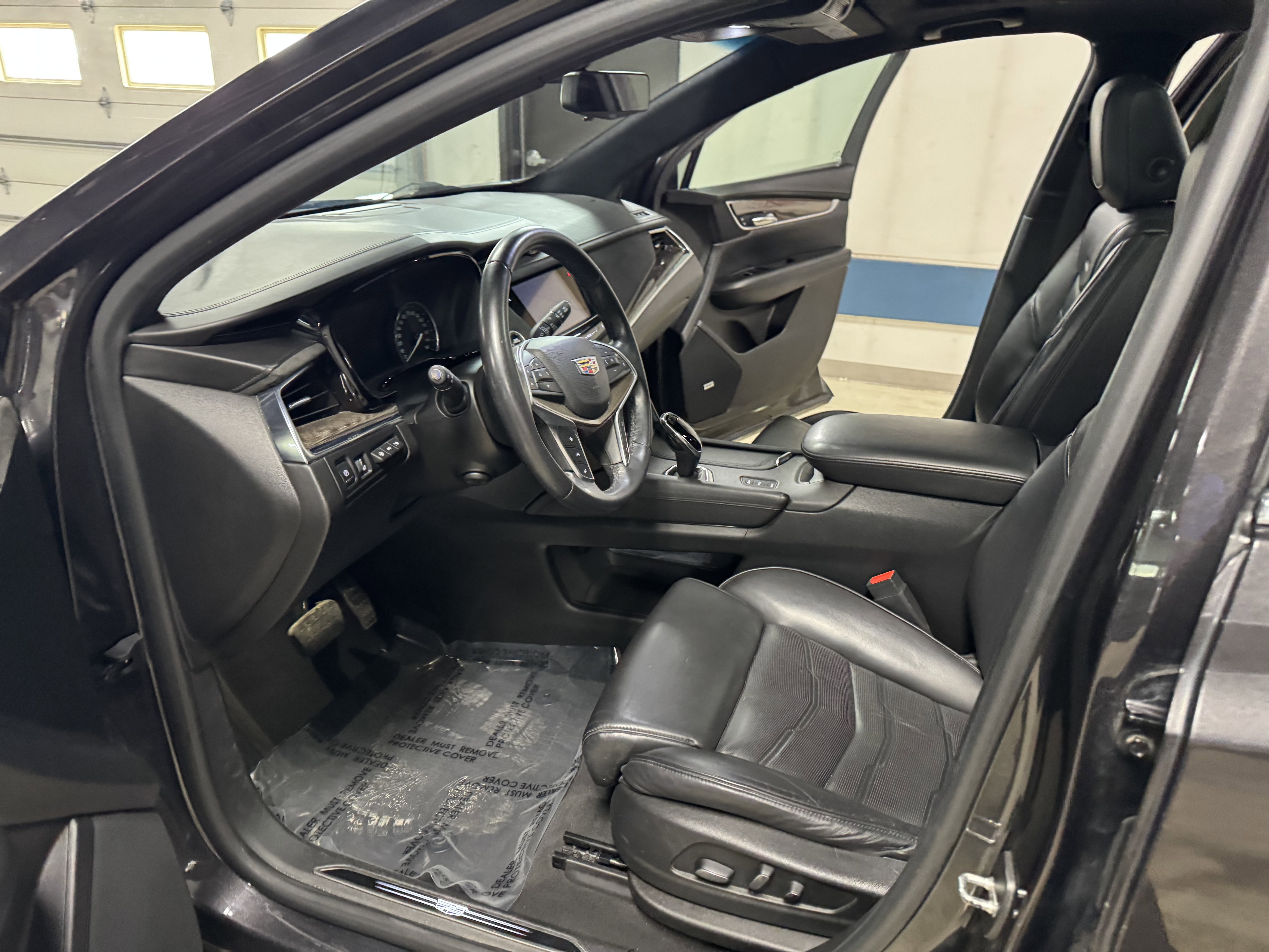 Used 2017 Cadillac XT5 Platinum image 15