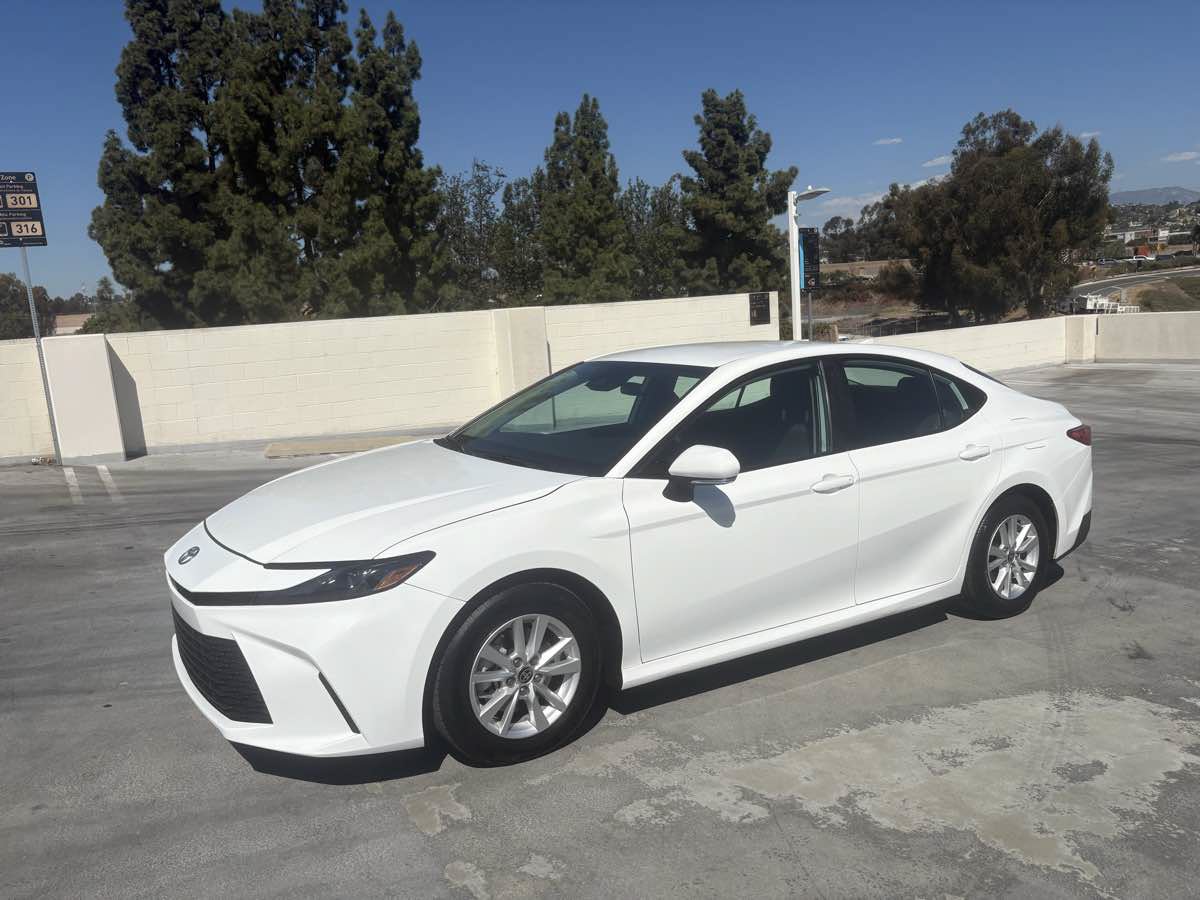 Used 2025 Toyota Camry LE FWD image 3