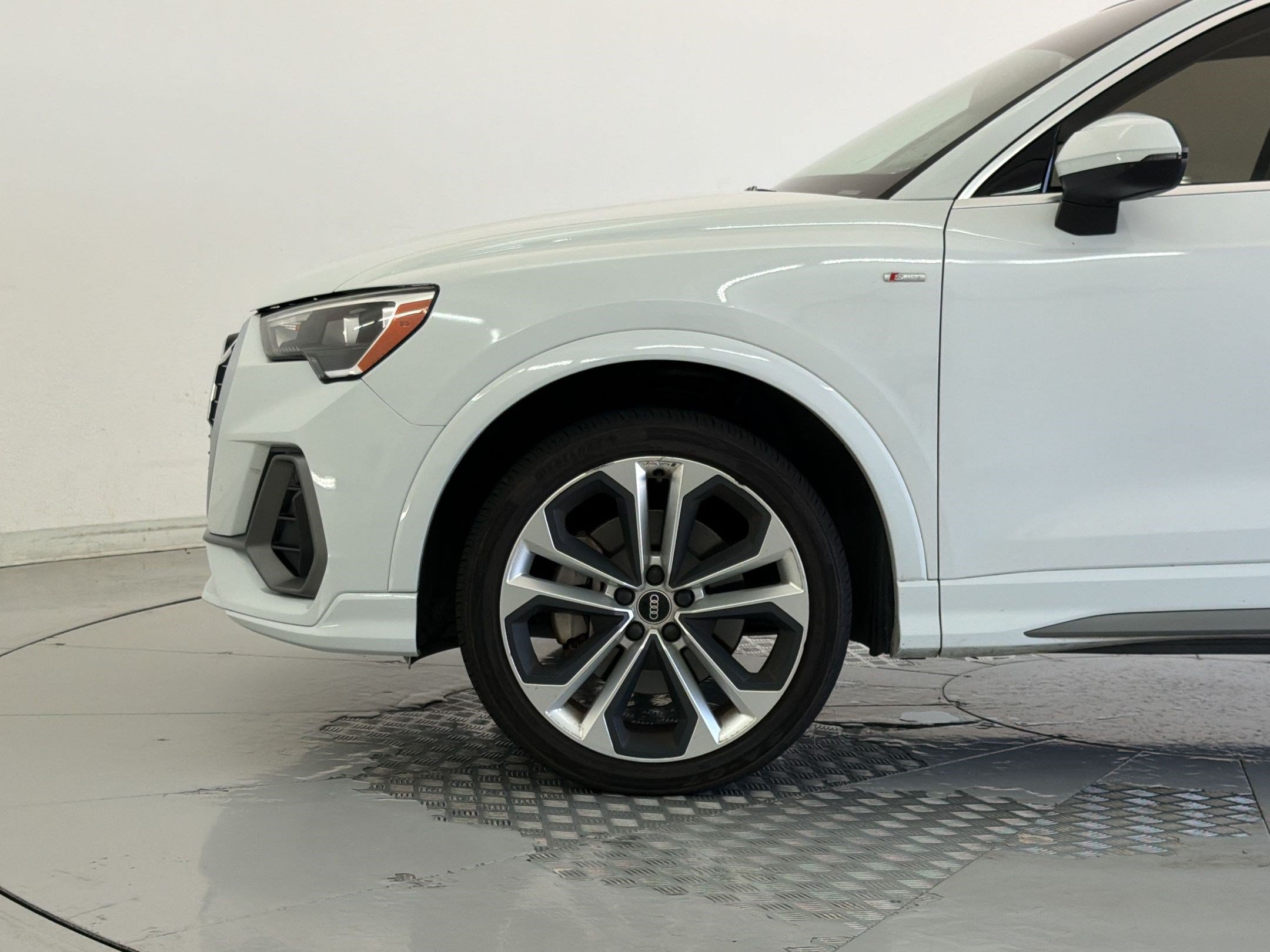 Used 2021 Audi Q3 2.0T Premium w/ Convenience Package AWD/4WD image 25