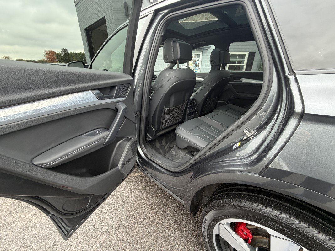 Used 2024 Audi Q5 2.0T Premium Plus w/ Premium Plus Package AWD/4WD image 16