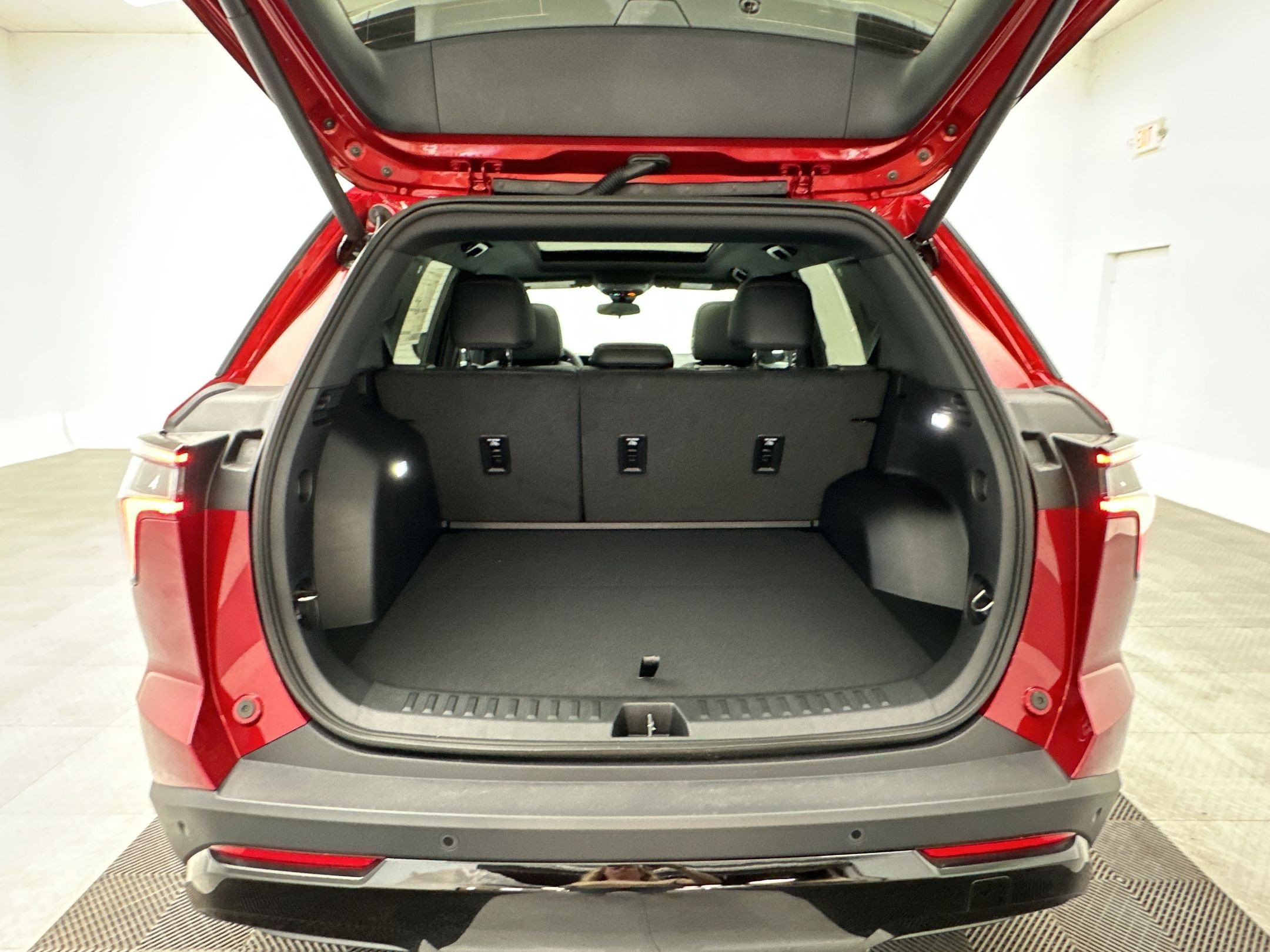 New 2027 Chevrolet Equinox RS w/ LPO, Floor Liner Package AWD/4WD image 25
