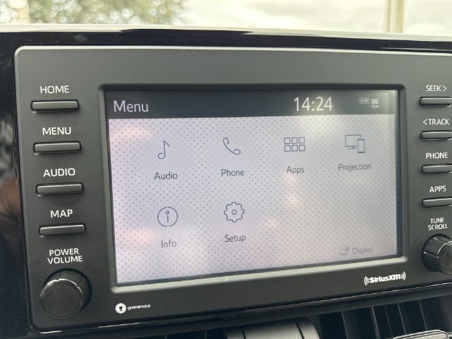 Used 2022 Toyota RAV4 LE FWD image 18