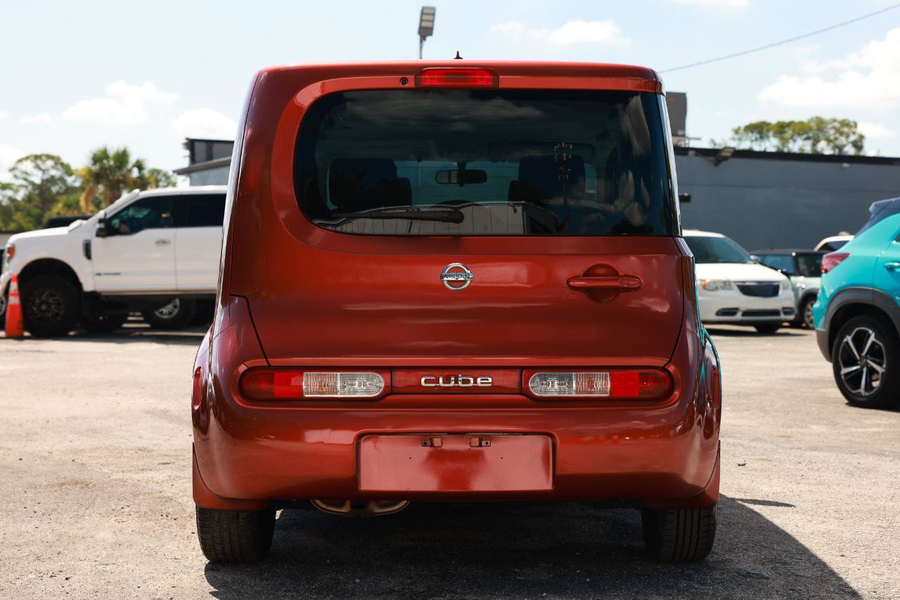 Used 2011 Nissan Cube 1.8 S w/ Interior Designer Pkg FWD image 7