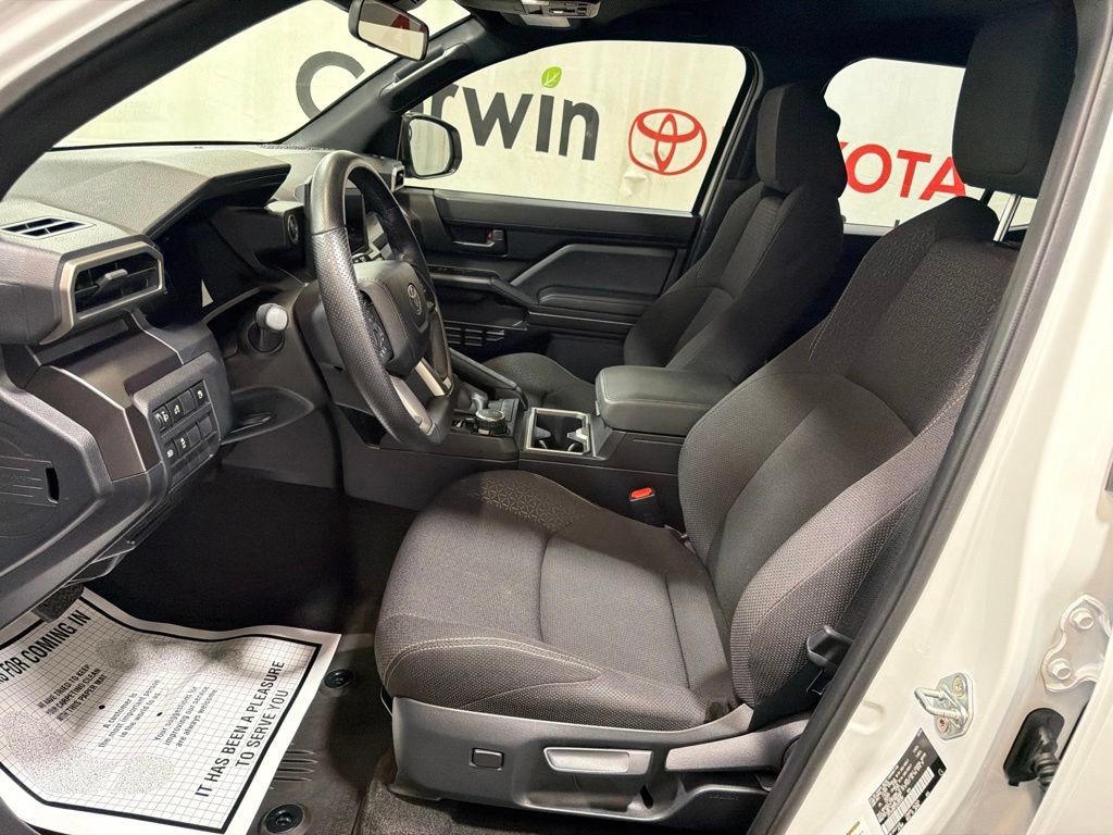 Used 2025 Toyota 4Runner SR5 AWD/4WD image 23