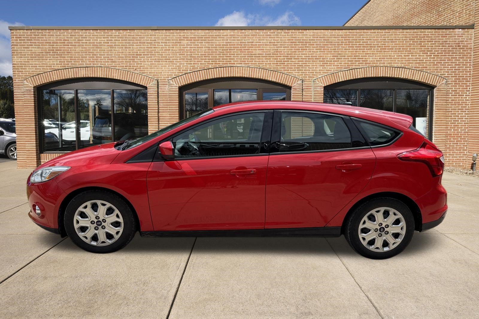 Used 2012 Ford Focus SE FWD image 6