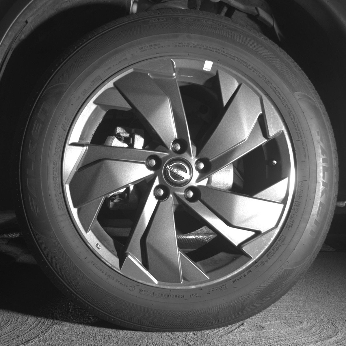 Used 2025 Nissan Rogue SV image 12