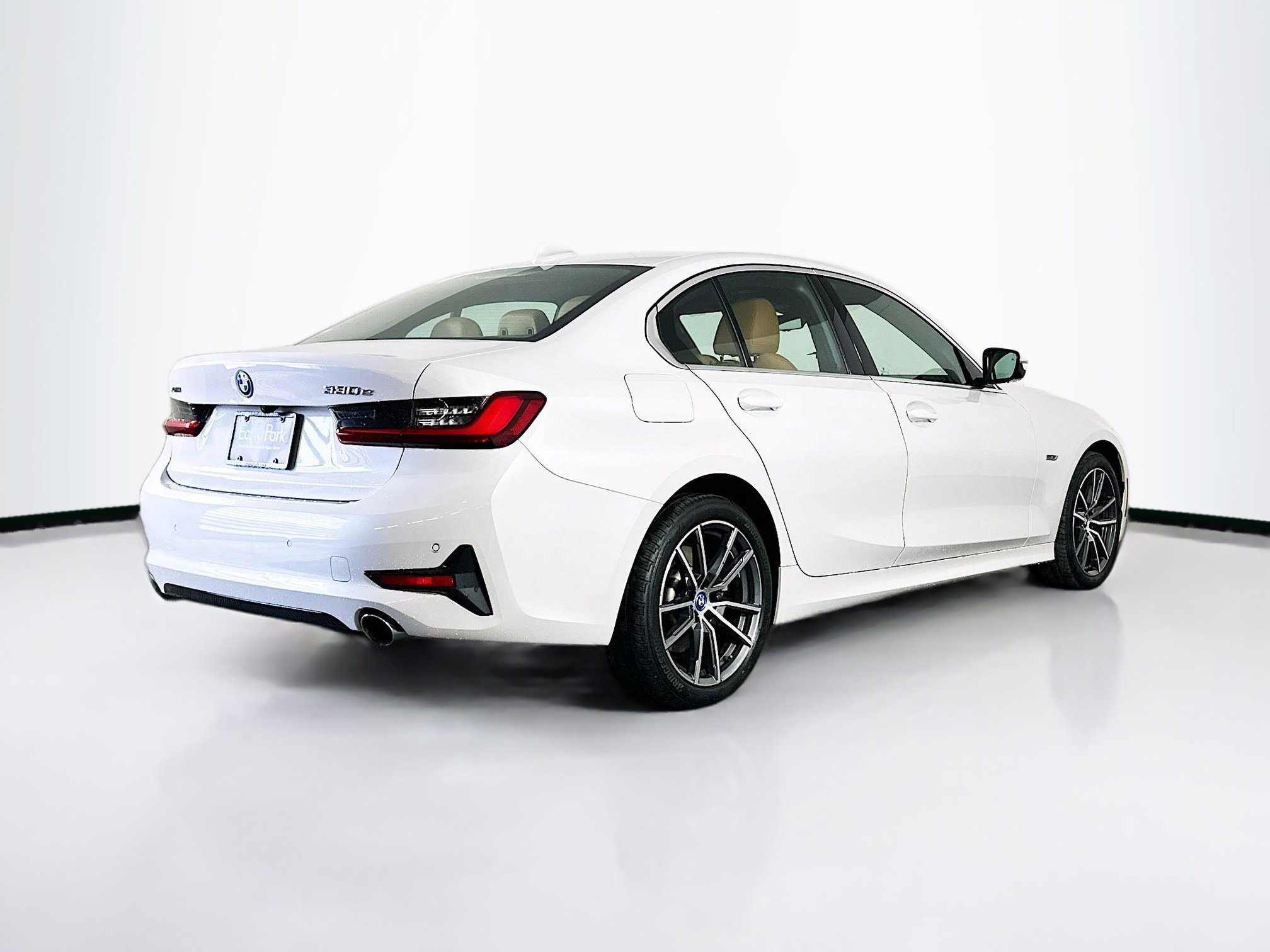 Used 2022 BMW 330e xDrive w/ Premium Package image 9