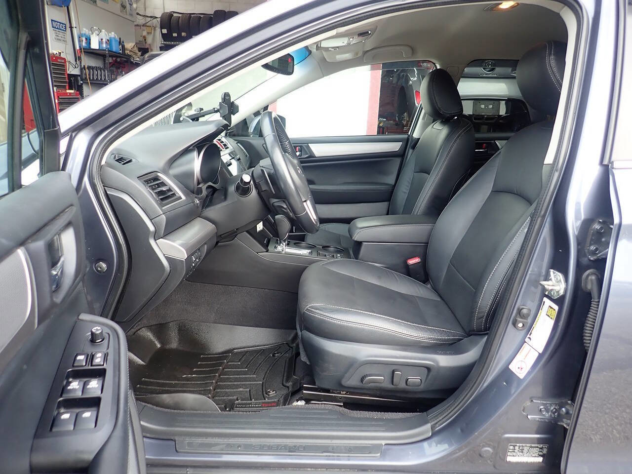 Used 2016 Subaru Outback 2.5i Premium image 11