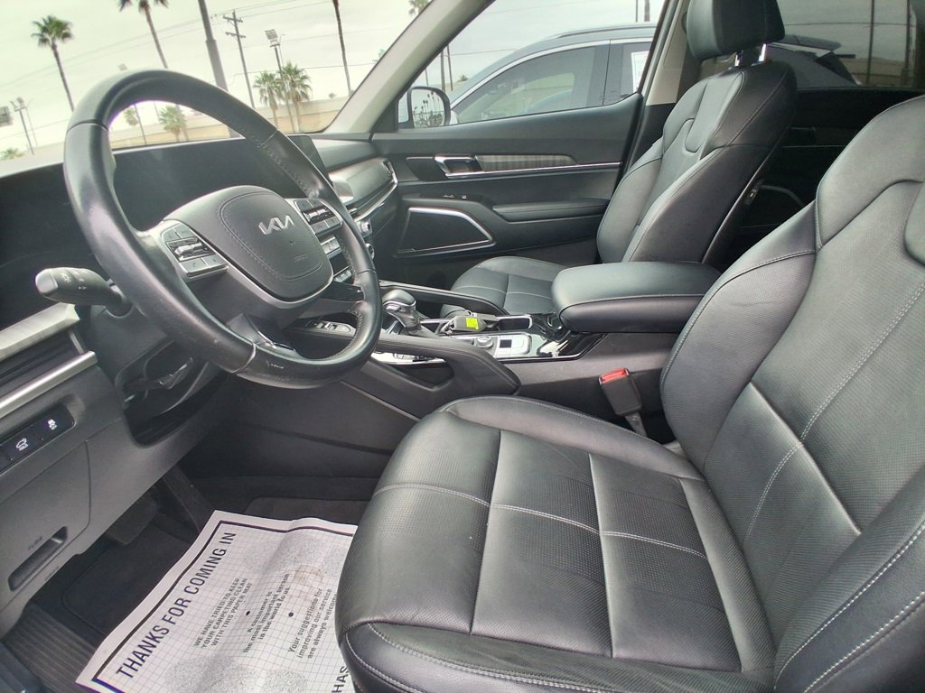 Used 2023 Kia Telluride EX w/ EX Captain's Chair Package image 17