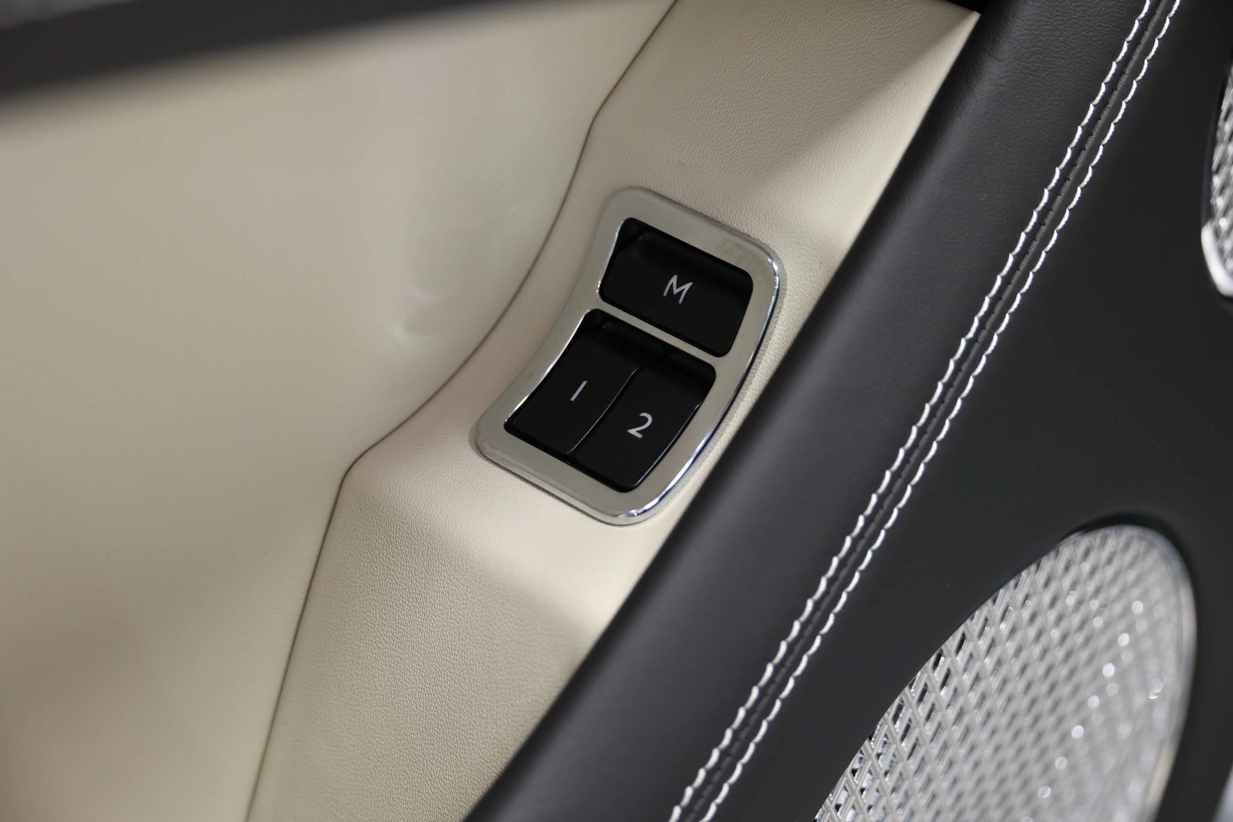 Used 2021 Bentley Bentayga w/ First Edition Specification AWD/4WD image 50