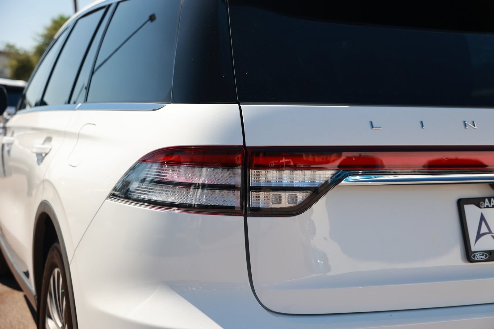 Used 2024 Lincoln Aviator Reserve w/ Equipment Group 201A RWD image 16