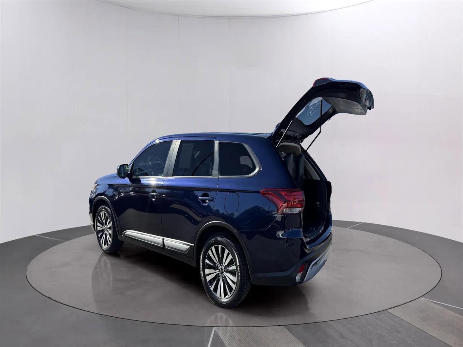 Used 2020 Mitsubishi Outlander SE image 9