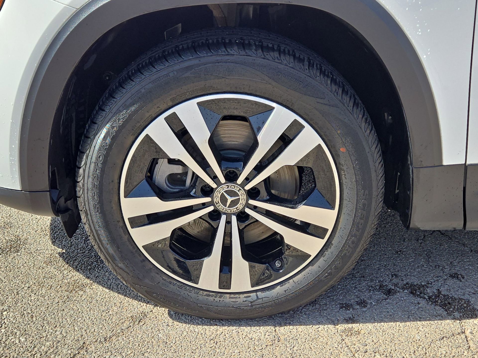 Used 2025 Mercedes-Benz GLB 250 image 11