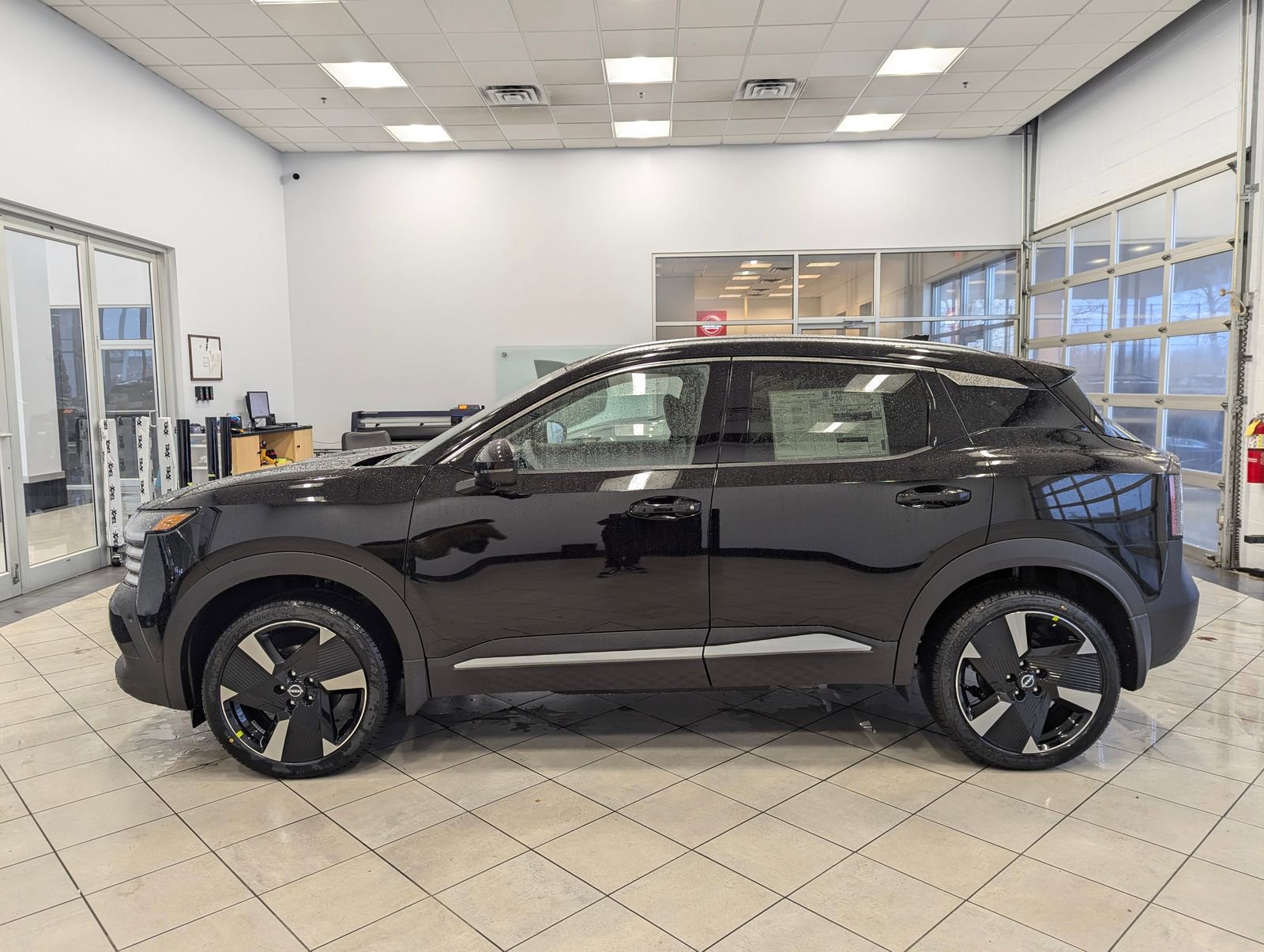 New 2025 Nissan Kicks SR image 5