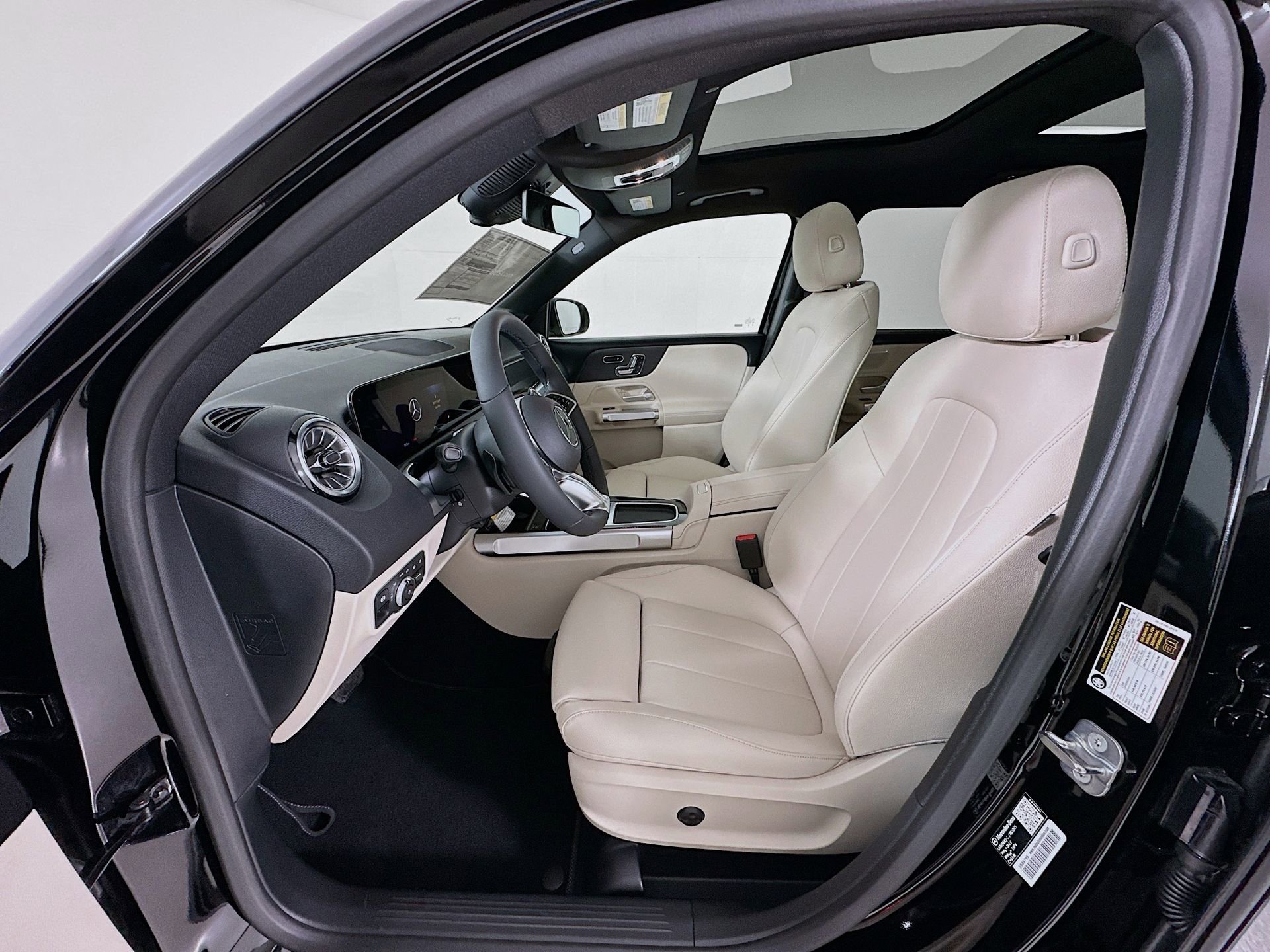 New 2026 Mercedes-Benz GLB 250 image 21