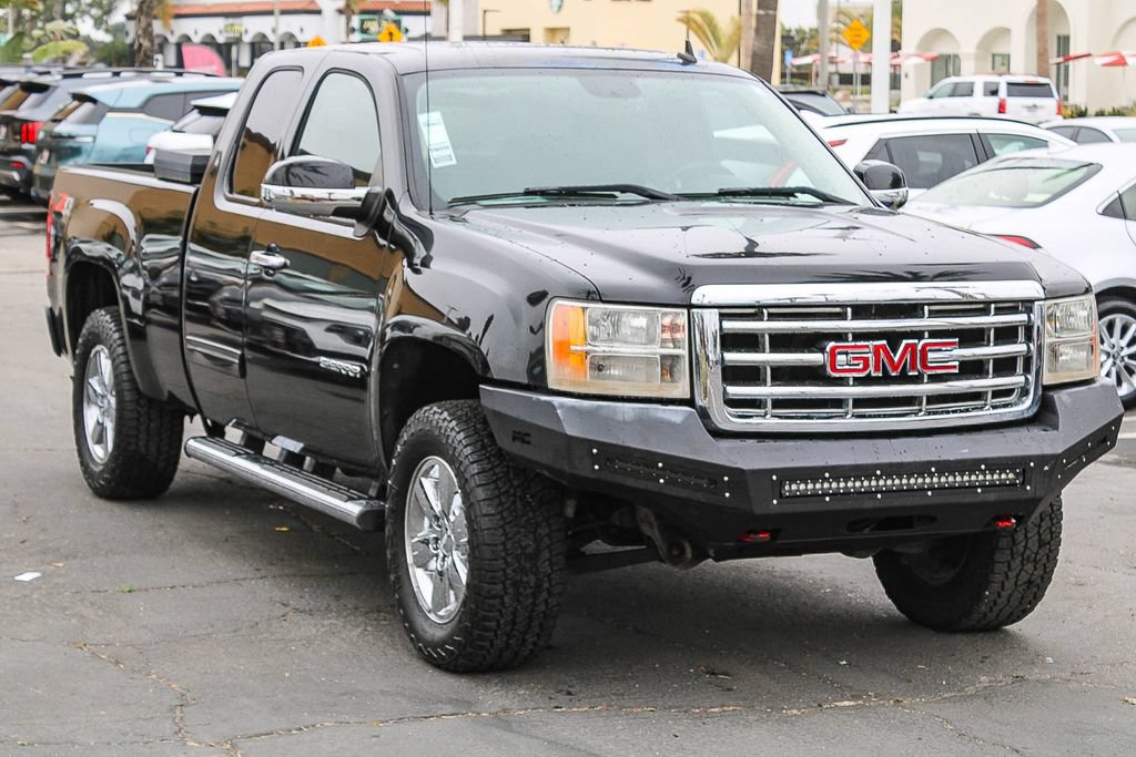 Used 2011 GMC Sierra 1500 SLT w/ SLT Convenience Package AWD/4WD image 3