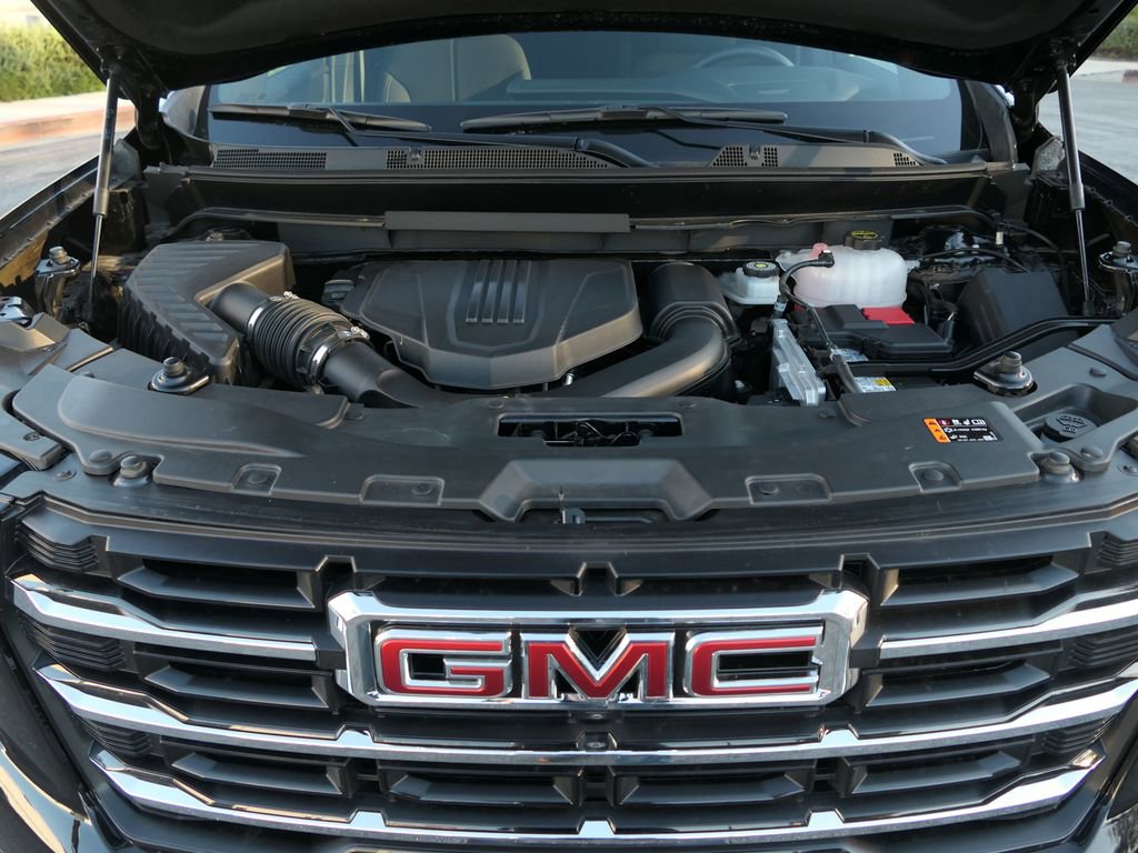 Used 2025 GMC Acadia Elevation image 29