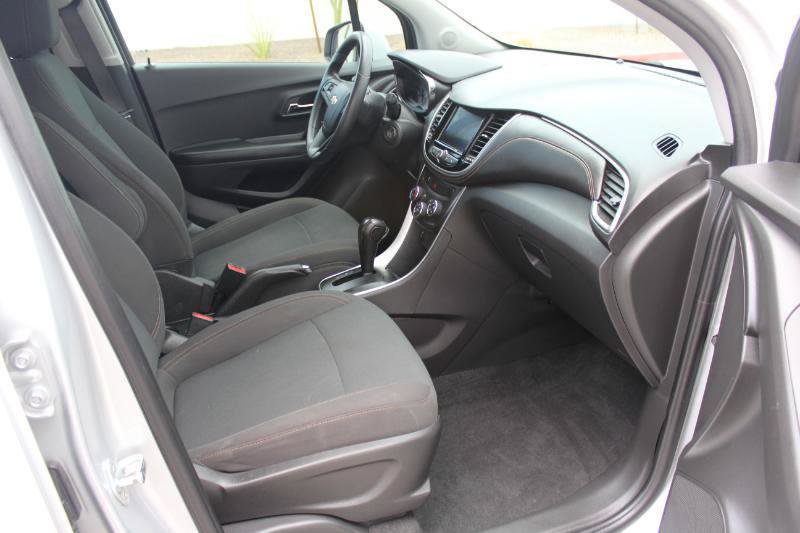 Used 2022 Chevrolet Trax LS w/ Tint and Cruise Package FWD image 16